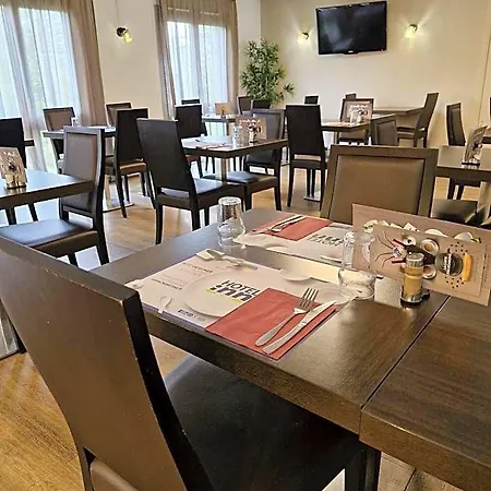 호텔 Design & Restaurant 로슈포르
